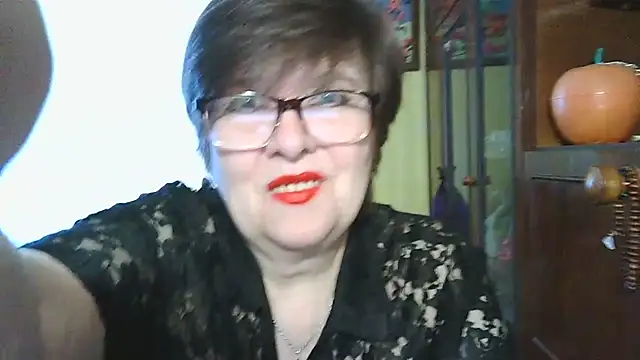 Snapshot of VeronicaGold511 chatting on 06-01-26, 06:46 VeronicaGold511 online show from 06-01-26, 06:46