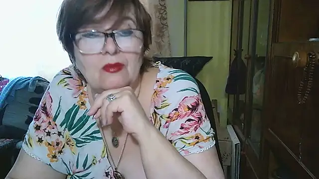 Snapshot of VeronicaGold511 chatting on 09-30-25, 07:36 VeronicaGold511 online show from 09-30-25, 07:36