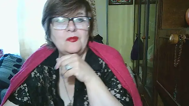 Snapshot of VeronicaGold511 chatting on 10-13-25, 07:21 VeronicaGold511 online show from 10-13-25, 07:21