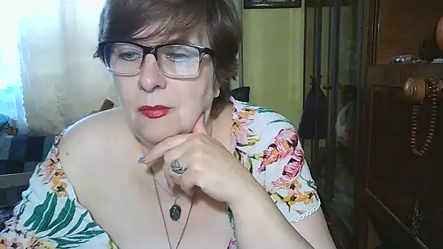 Snapshot of VeronicaGold511 chatting on 09-19-25, 07:23 VeronicaGold511 online show from 09-19-25, 07:23