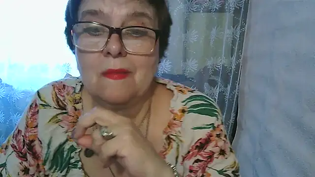 Snapshot of VeronicaGold511 chatting on 07-02-26, 07:14 VeronicaGold511 online show from 07-02-26, 07:14