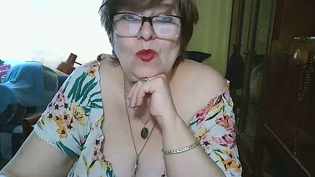 Snapshot of VeronicaGold511 chatting on 09-29-25, 07:15 VeronicaGold511 online show from 09-29-25, 07:15