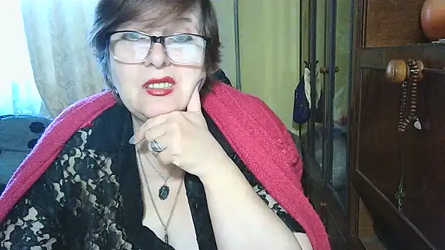 Snapshot of VeronicaGold511 chatting on 10-19-25, 06:49 VeronicaGold511 online show from 10-19-25, 06:49