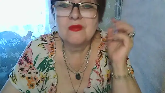 Snapshot of VeronicaGold511 chatting on 07-13-26, 06:46 VeronicaGold511 online show from 07-13-26, 06:46