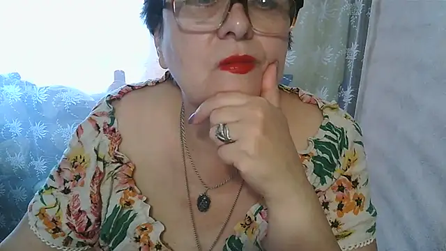 Snapshot of VeronicaGold511 chatting on 07-01-26, 06:25 VeronicaGold511 online show from 07-01-26, 06:25
