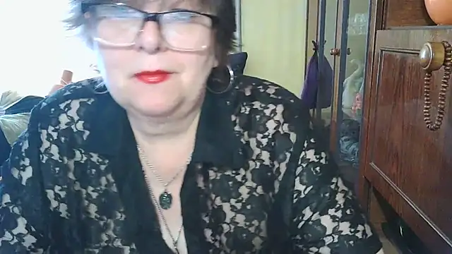Snapshot of VeronicaGold511 chatting on 06-13-26, 08:01 VeronicaGold511 online show from 06-13-26, 08:01
