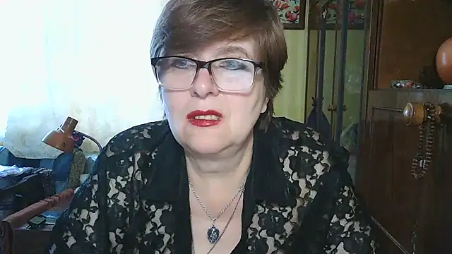 Snapshot of VeronicaGold511 chatting on 09-09-25, 06:56 VeronicaGold511 online show from 09-09-25, 06:56