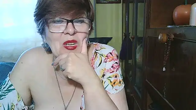 Snapshot of VeronicaGold511 chatting on 09-25-25, 06:41 VeronicaGold511 online show from 09-25-25, 06:41