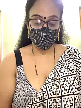 sweet-lotus online show from 12-22-25, 03:28