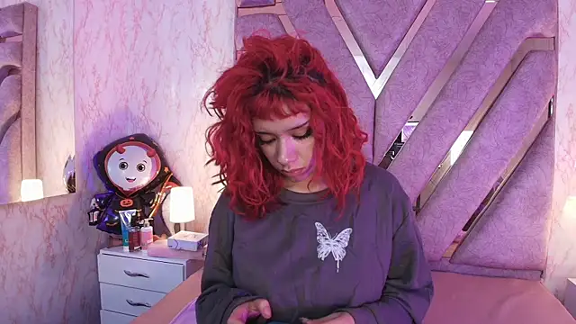 Snapshot of redd_pandaa chatting on 10-17-25, 04:05 redd pandaa online show from 10-17-25, 04:05