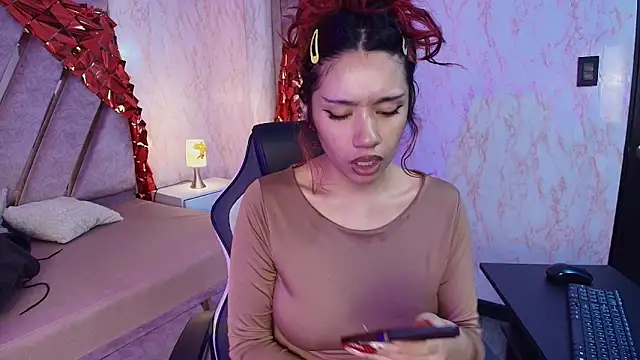 Snapshot of redd_pandaa chatting on 02-18-26, 03:15 redd pandaa online show from 02-18-26, 03:15