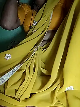 Snapshot of Hotty-Monaa chatting on 10-19-25, 05:05 Hotty-Monaa online show from 10-19-25, 05:05