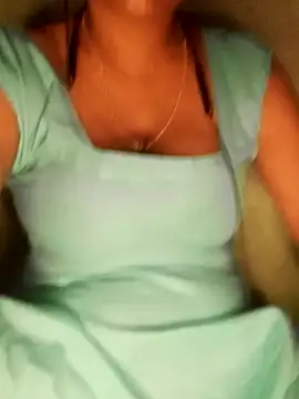 Snapshot of Hotty-Monaa chatting on 09-21-25, 05:29 Hotty-Monaa online show from 09-21-25, 05:29