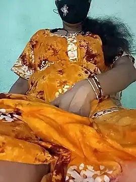 Snapshot of Hotty-Monaa chatting on 09-16-25, 05:03 Hotty-Monaa online show from 09-16-25, 05:03