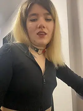 Snapshot of Cherry___Blossom chatting on 03-01-26, 11:10 Cherry Blossom online show from 03-01-26, 11:10