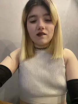 Snapshot of Cherry___Blossom chatting on 01-17-26, 11:03 Cherry Blossom online show from 01-17-26, 11:03