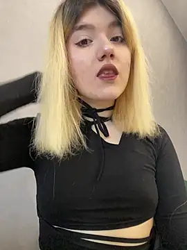 Snapshot of Cherry___Blossom chatting on 01-16-26, 09:02 Cherry Blossom online show from 01-16-26, 09:02