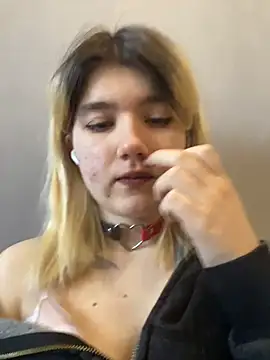 Snapshot of Cherry___Blossom chatting on 02-11-26, 09:53 Cherry Blossom online show from 02-11-26, 09:53