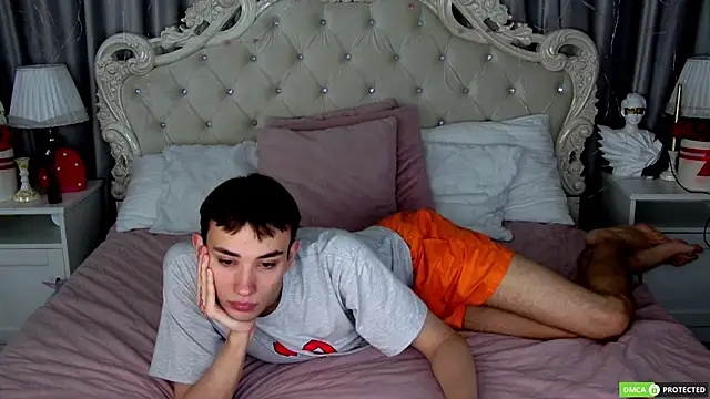 FelixCurtis online show from 09-11-25, 04:23