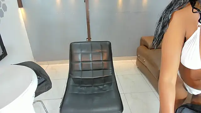 Nini Beyker online show from 11-01-25, 01:16