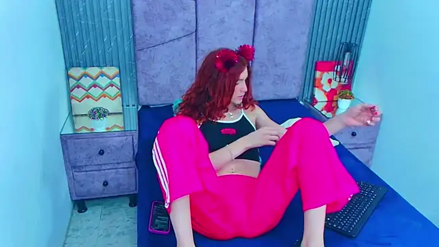 Emma Lodge online show from 12-20-25, 09:39