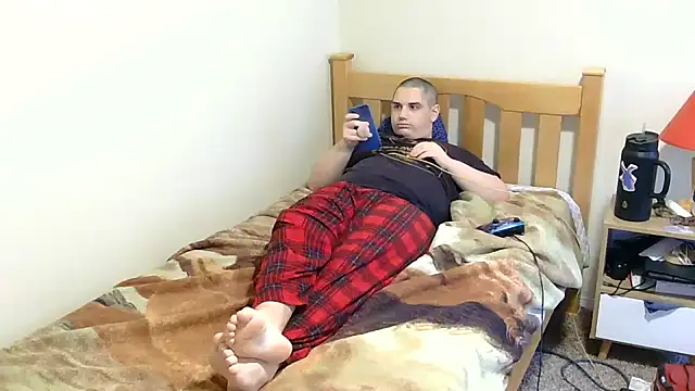 Snapshot of Breyyyyyyyy chatting on 11-19-25, 09:48 Breyyyyyyyy online show from 11-19-25, 09:48