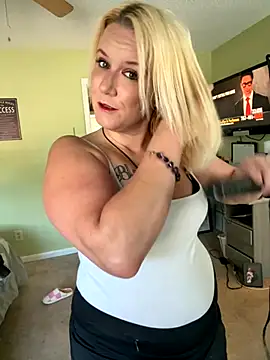 Snapshot of RhondaRump chatting on 09-19-25, 01:59 RhondaRump online show from 09-19-25, 01:59