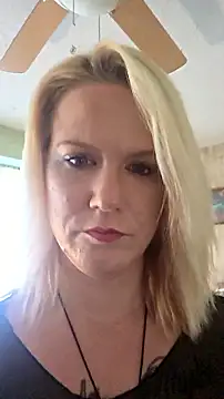Snapshot of RhondaRump chatting on 09-22-25, 03:07 RhondaRump online show from 09-22-25, 03:07
