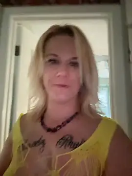 Snapshot of RhondaRump chatting on 09-18-25, 01:14 RhondaRump online show from 09-18-25, 01:14