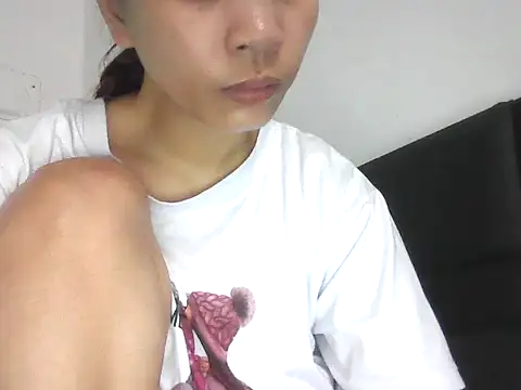 Snapshot of ivyloving4you chatting on 10-21-25, 12:32 ivyloving4you online show from 10-21-25, 12:32
