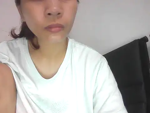 Snapshot of ivyloving4you chatting on 10-24-25, 01:04 ivyloving4you online show from 10-24-25, 01:04