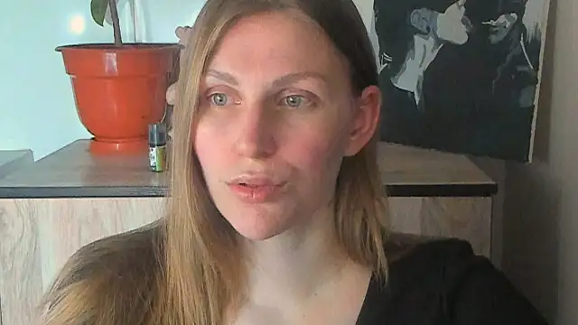 JuliaMuuun online show from 04-02-26, 09:32