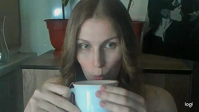 JuliaMuuun online show from 05-27-26, 07:10