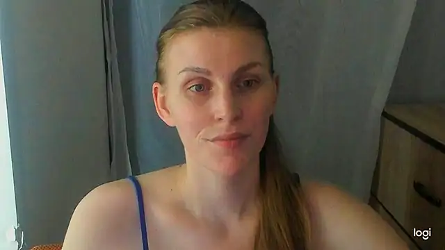 JuliaMuuun online show from 06-14-26, 08:21