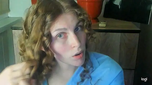 JuliaMuuun online show from 05-15-26, 09:02