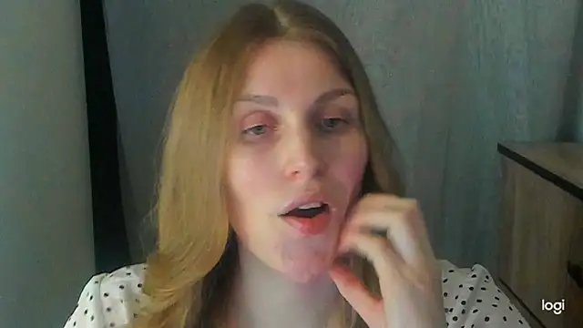 JuliaMuuun online show from 06-09-26, 08:43