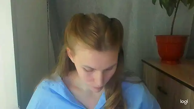 JuliaMuuun online show from 05-31-26, 08:09