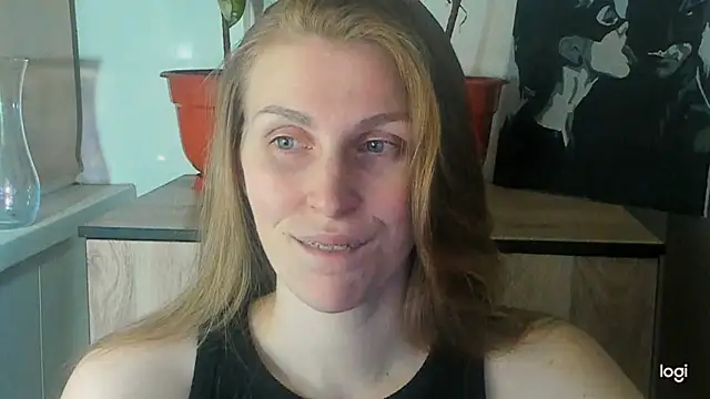JuliaMuuun online show from 05-28-26, 08:15