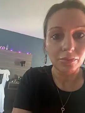 Snapshot of BaddieBossXX2 chatting on 11-26-25, 07:47 BaddieBossXX2 online show from 11-26-25, 07:47