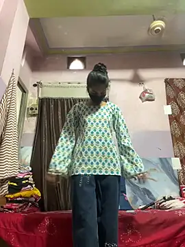 Snapshot of Sandhya_77 chatting on 06-18-26, 05:39 Sandhya 77 online show from 06-18-26, 05:39