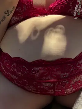 Snapshot of feetwithlottielou chatting on 10-17-25, 08:32 feetwithlottielou online show from 10-17-25, 08:32