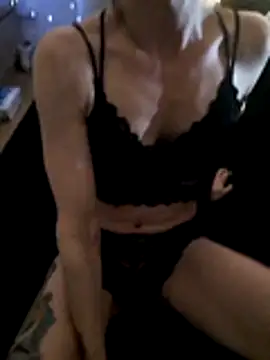 Prinny-LouX online show from 02-10-26, 11:48