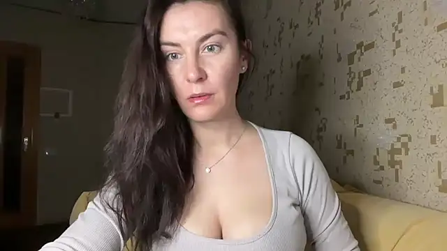 KatalinaQE online show from 02-06-26, 03:24