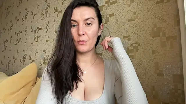 KatalinaQE online show from 12-14-25, 10:43