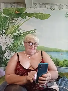 Snapshot of VioletSweet5566 chatting on 06-30-26, 01:11 VioletSweet5566 online show from 06-30-26, 01:11