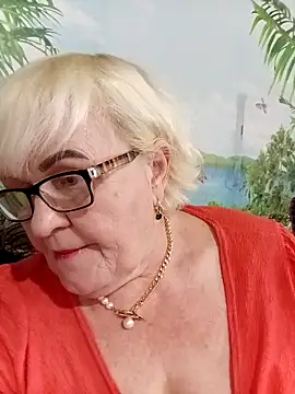 VioletSweet5566 online show from 05-26-26, 12:14