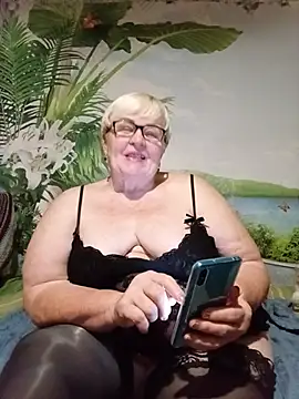 Snapshot of VioletSweet5566 chatting on 07-15-26, 07:10 VioletSweet5566 online show from 07-15-26, 07:10