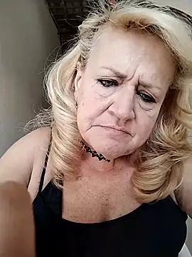 Snapshot of Belladama61 chatting on 09-21-25, 10:42 Belladama61 online show from 09-21-25, 10:42