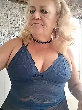 Snapshot of Belladama61 chatting on 02-21-26, 05:04 Belladama61 online show from 02-21-26, 05:04