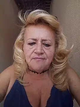 Snapshot of Belladama61 chatting on 09-19-25, 11:58 Belladama61 online show from 09-19-25, 11:58